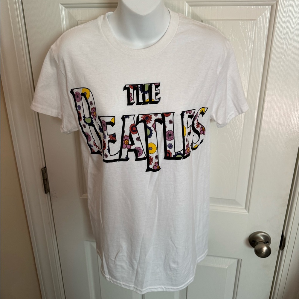 The Beatles Beatnik Floral Womens White Graphic Short Sleeve T Shirt Small NWOT